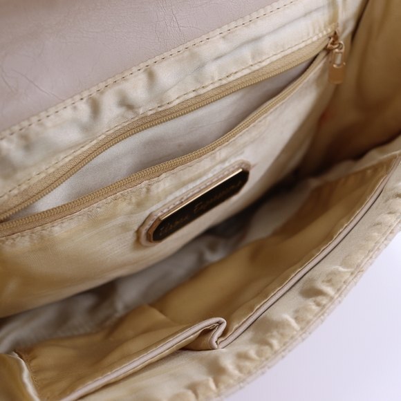 Urban Expressions Cream Quilted Envelope Clutch Bag | Certified Vegan - Picture 13 of 14